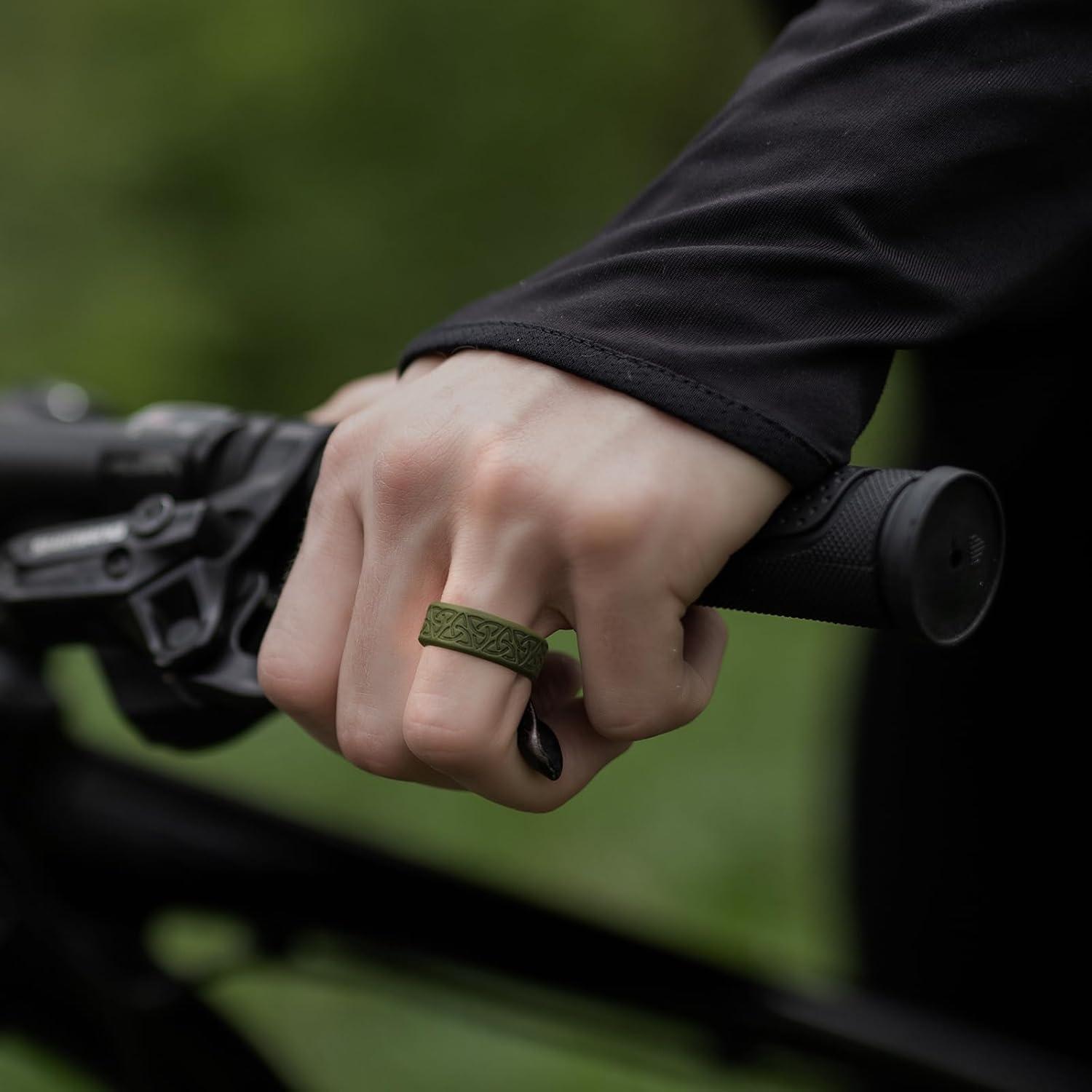 imageKing Will Silicone Wedding Rings For Men 4 Pack Rubber Wedding Bands with Celtic Knot Pattern 8mm Wide 22mm Thick Comfort Fit Size 13TwoTone Dark Green